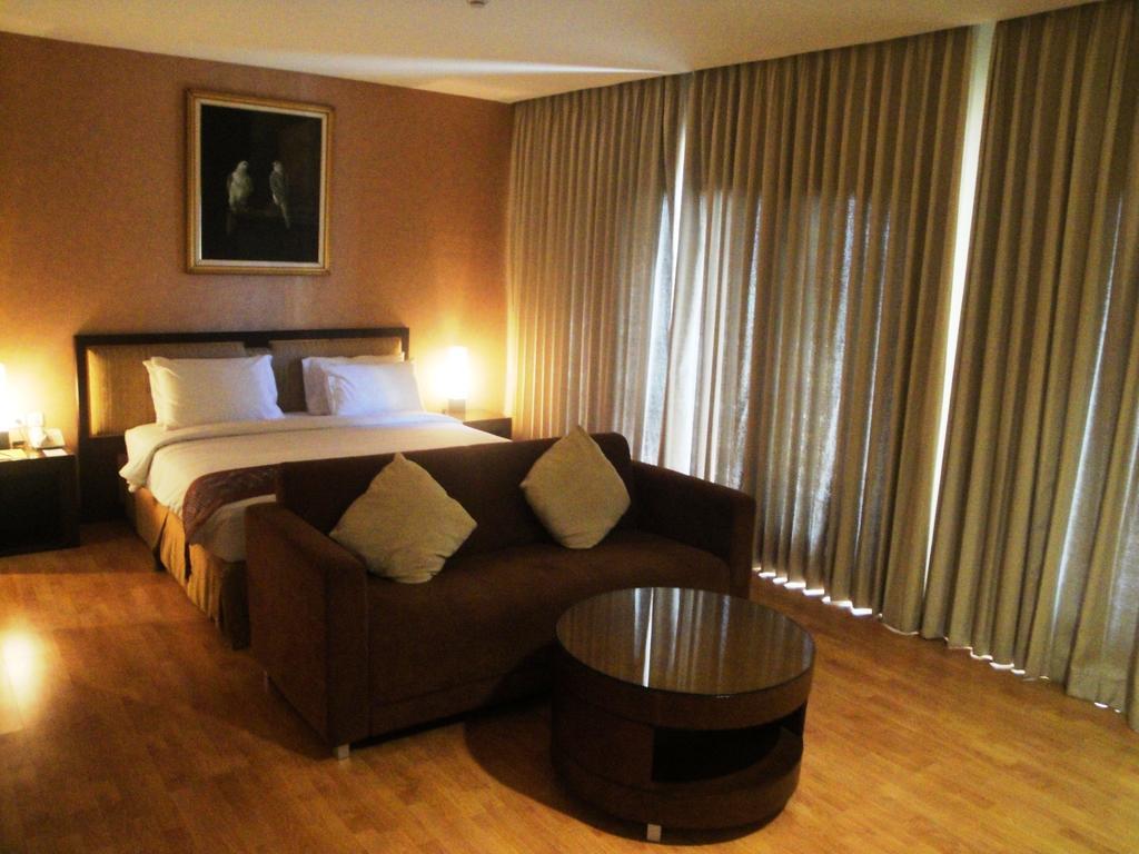 ซูตันราจาโฮเต็ล คอนเวนชั่นแอนด์รีครีเอชั่น Hotel มานาโด ห้อง รูปภาพ